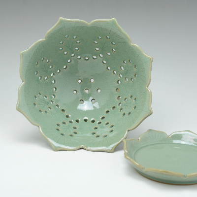 Berry Bowl With Dripping Plate