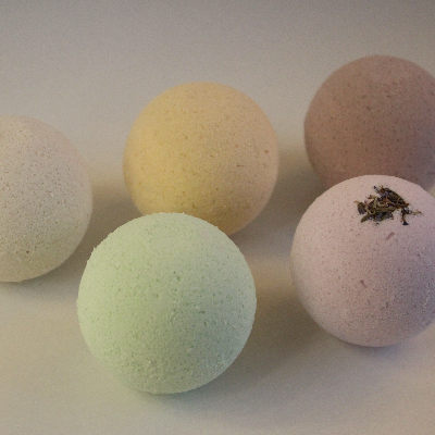 Fizzy Bath Bombs