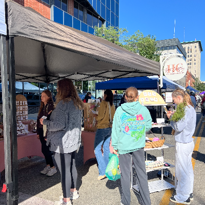 Market Display (Multiple Images)