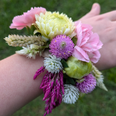 Cut Flower Bouquets & Arrangements