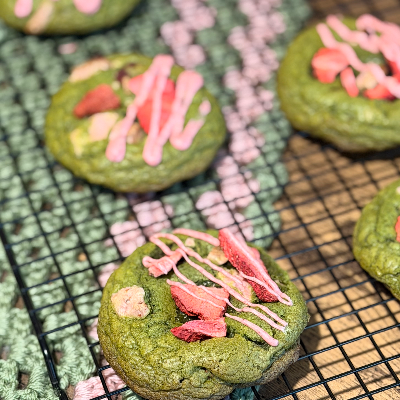 Strawberry And Matcha Cookies