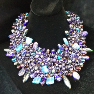 Necklace - Shades Of Blue Iridescent Beaded Collar - Jewelry
