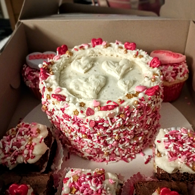 Mini Cakes And Cupcakes