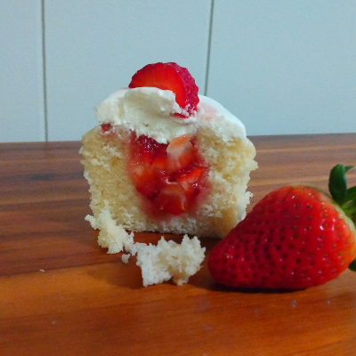 Cupcake, Strawberry Cream