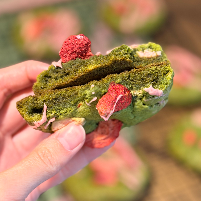 Strawberry And Matcha Cookies