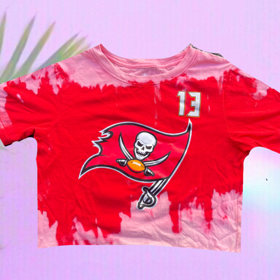 Bucs Distressed Cropped Tee