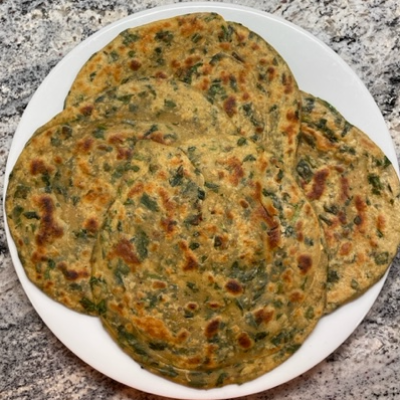Spinach Parantha (Wheat Flatbread With Spinach)